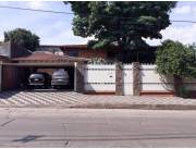 Vendo amplia Residencia en la Ciudad de Asuncion Barrio San Vicente en terreno de 1000m2