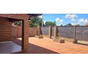 VENDO CASA EN LUQUE COD 5120