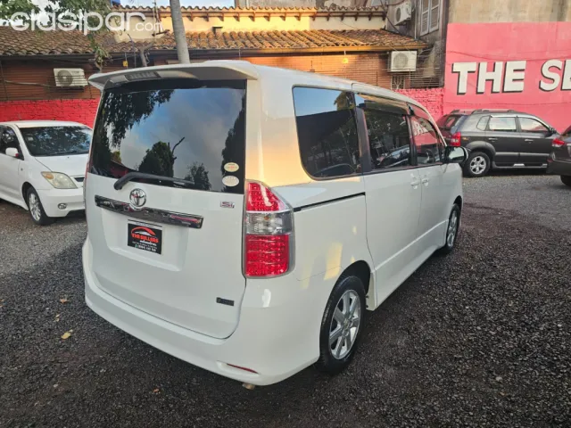 Toyota Noah 2007 — foto 5