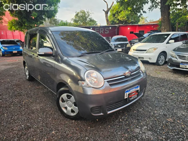 Toyota Sienta 2011 - foto 2