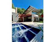 HERMOSA CASA A ESTRENAR ZONA CLUB LAGO AZUL