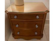 Mesita de luz de madera maciza - Remato por viaje!
