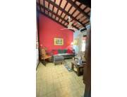 VENDO CASA A REMODELAR EN BARRIO LA ENCARNACION - ASUNCION