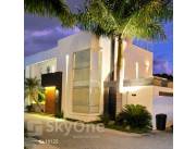 VENTA DE IMPRESIONANTE CASA EN CONDOMINIO PRIVADO - ASUNCIÓN