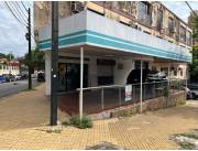 Alquilo local comercial sobre Avda Perú y Teodoro S. Mongelos