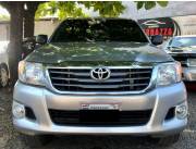TOYOTA HILUX DE TOYOTOSHI AÑO 2015 MOTOR 2.5 TURBO DIESEL MECÁNICO 4X2 UNICO DUEÑO
