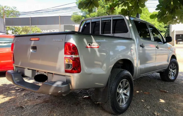 Toyota Hilux 2015 — foto 6