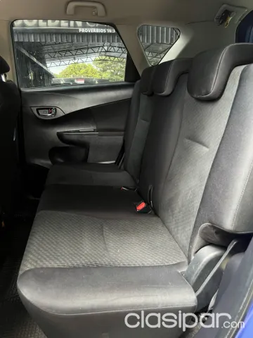 Toyota New Ractis 2012 — foto 2