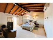 Casa-Venta-PY Asunción Los Laureles