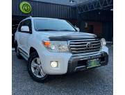 Imponente Toyota Land Cruiser VX! UN VERDADERO LUJO Y CONFORT! 2013! V8 4.5cc Bi-Turbo DIE