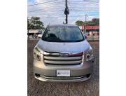 Toyota Noah año 2007