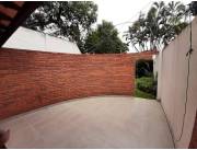 ALQUILO CASA PAREADA EN ASUNCION, ZONA LOS LAURELES. COD 5199