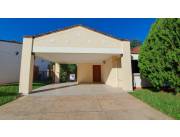 EN ALQUILER CASA EN CONDOMINIO BOULEVARD LUQUE ID 34847