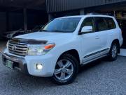 Imponente Toyota Land Cruiser VX! UN VERDADERO LUJO Y CONFORT! 2013! V8 4.5cc Bi-Turbo DIE