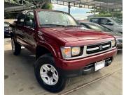 Toyota Hilux 2001 car
