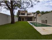 VENDO LUJOSA RESIDENCIA A ESTRENAR, BARRIO MCAL ESTIGARRIBIA