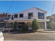VENDO INMUEBLE CON LOCALES COMERCIALES Y DEPARTAMENTO