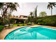 EN VENTA HERMOSA CASA EN LAMBARÉ.