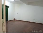 ALQUILO CASA CON SALON EN LUQUE CENTRO COD 5383
