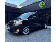Hermoso Toyota New NOAH! 2009 REAL! POCO USO EN EL PAÍS! Chapa Mercosur! Motor naftero 2.0