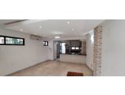 ALQUILO AMPLIO DUPLEX EN BARRIO MBURUCUYA