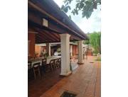 Vendo hermosa casa en Lambare, barrio Santa Lucia. J4192