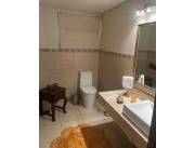 EN VENTA HERMOSA Y AMPLIA RESIDENCIA - BA. CERRADO PLAZA LOS MANGOS - LAMBARÉ