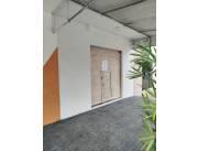 Salon comercial en Fernando de la Mora Zona Sur sobre la calle Isla Poi