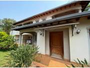 VENDO AMPLIA RESIDENCIA EN B° MCAL ESTIGARRIBIA-ASUNCIÓN