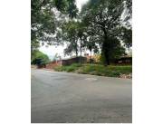 Vendo terreno en esquina en San lorenzo
