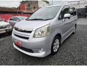 IMPECABLE TOYOTA NEW NOAH REC. IMPORT. GRIS PLATA 2007/08 MOTOR 2.0. CC NAFTERO AUTOMATICO