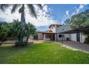 VENDO CASA C/ PISCINA EN MARIANO ROQUE ALONSO