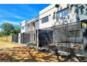 DÚPLEX A LA VENTA EN LUQUE LOMA MERLO