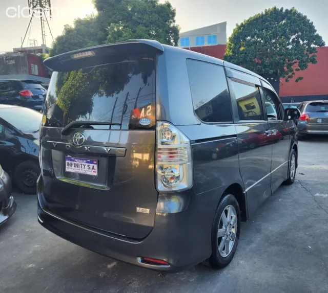 Toyota Voxy 2009 — foto 5