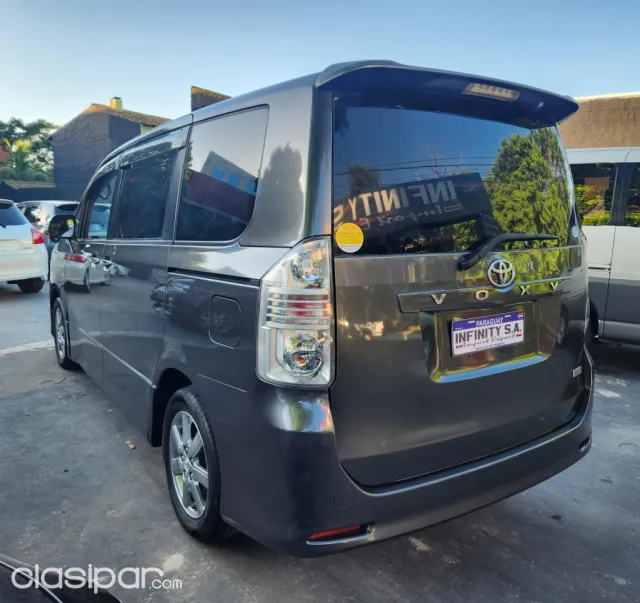Toyota Voxy 2009 — foto 6