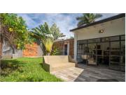 VENDO CASA EN BO.NAZARETH-ASUNCION TODA PLANTA BAJA EN TERRENO 450 M2 LISTA P/HABITAR