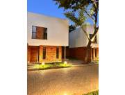 EN VENTA DUPLEX EN LUQUE LOMA MERLO