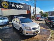Toyota Axio Año 2010 Color Plateado