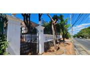 VENDO CASA CON INMEJORABLE UBICACION EN ASUNCION