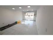 Alquilo Salón Comercial sobre Avenida Fernando frente a Panadería Don Mario