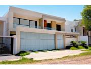 RESIDENCIA DE LUJO A ESTRENAR, zona Yacht y Golf Club Pyo