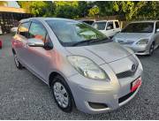 HERMOSO TOYOTA NEW VITZ REC. IMPORT. MOTOR 1.3. GRIS PURPURA AUTOMAT. 2007/08 CON GARANTIA