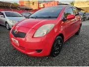 HERMOSO TOYOTA NEW VITZ CON USO EN PY ROJO AÑO 2005/06 MOTOR VVTI 1.3. AUTOMATICO NAFTERO