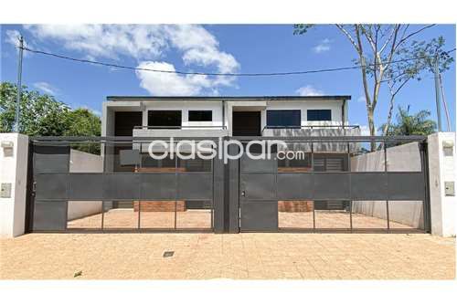Hermoso Duplex en Luque zona Plaza Madero