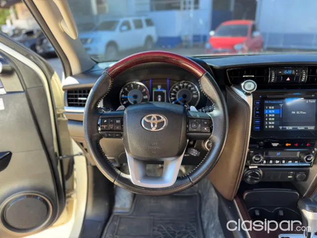 Toyota Fortuner 2019 — foto 4