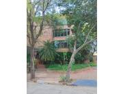 VILLA MORRA: DEPTO. TIPO CASA, AMPLITUD DE ESPACIOS, MUY CONFORTABLE, 3 DORMIT, A.A. CENTR