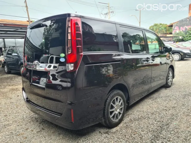 Toyota Noah 2014 — foto 5