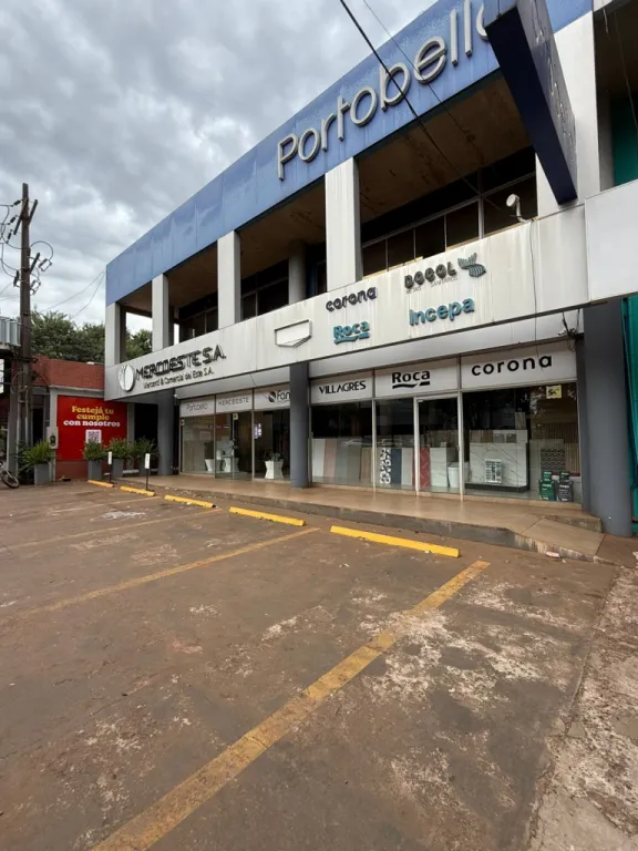 SE ALQUILA HERMOSO SALÓN COMERCIAL EN ZONA ESTRATÉGICA DE CIUDAD DEL ESTE!!! — photo 3