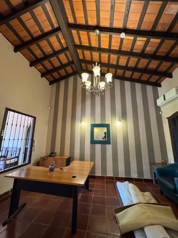 ALQUILO CASA IDEAL PARA OFICINA O CONSULTORIO MÉDICO EN BARRIO HERRERA — foto 2
