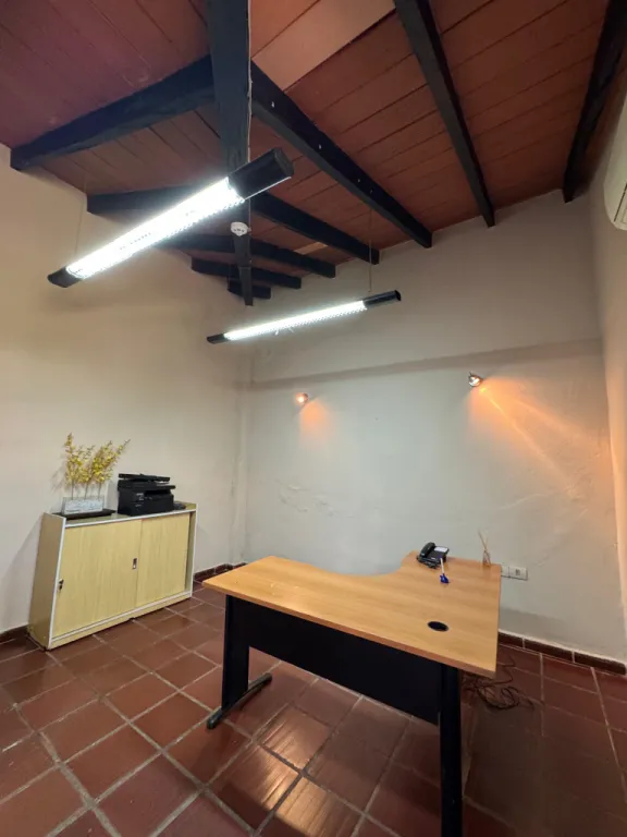 ALQUILO CASA IDEAL PARA OFICINA O CONSULTORIO MÉDICO EN BARRIO HERRERA — foto 3